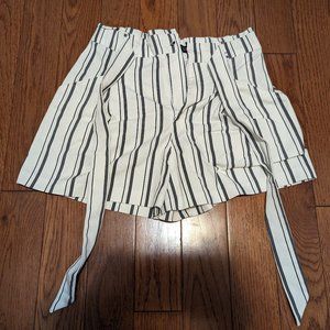 Zara Belted Paperbag Shorts Pleated Casual Pants